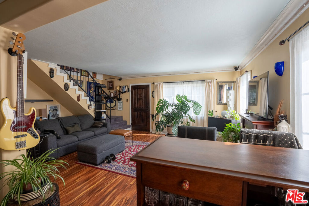 2045 Claudina Avenue Property Photo 12