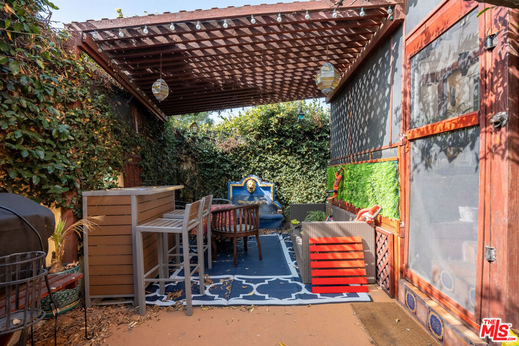 2045 Claudina Avenue Property Photo 17