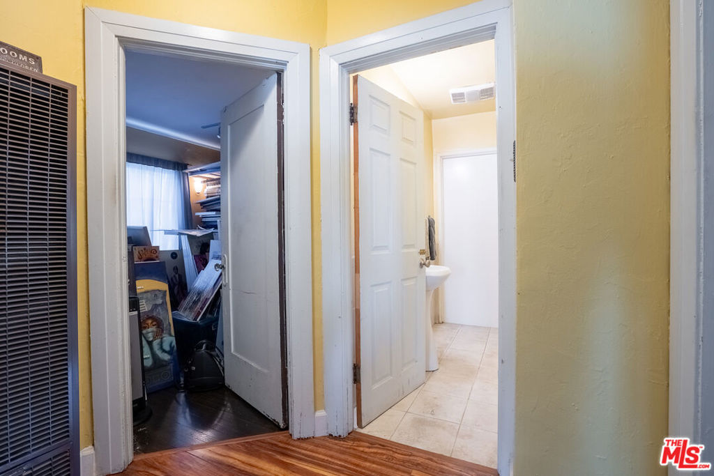 2045 Claudina Avenue Property Photo 19