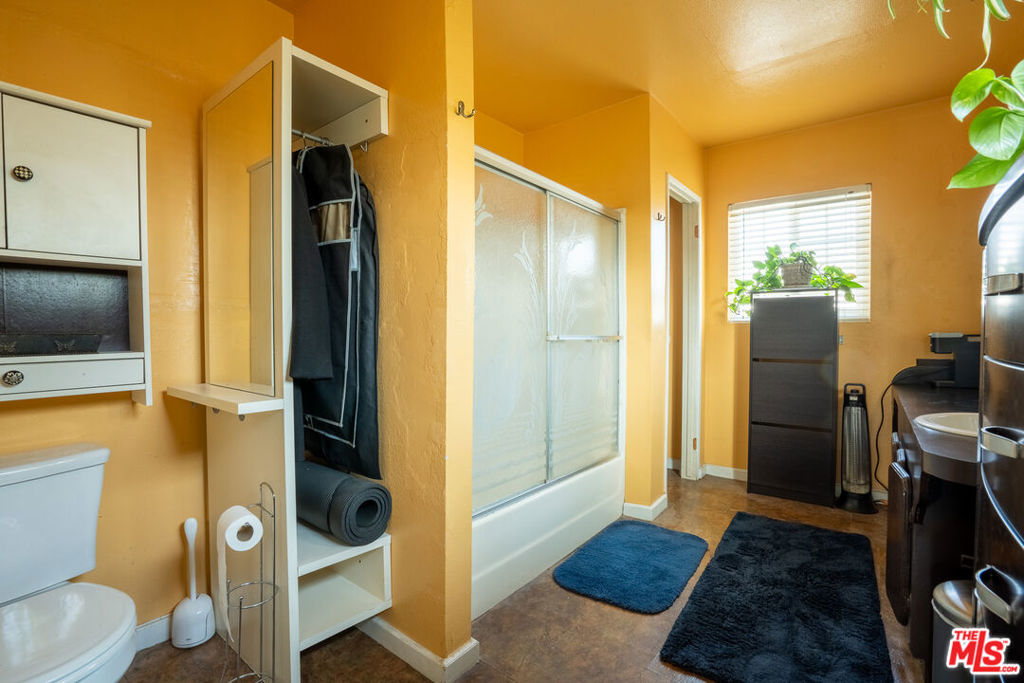 2045 Claudina Avenue Property Photo 26
