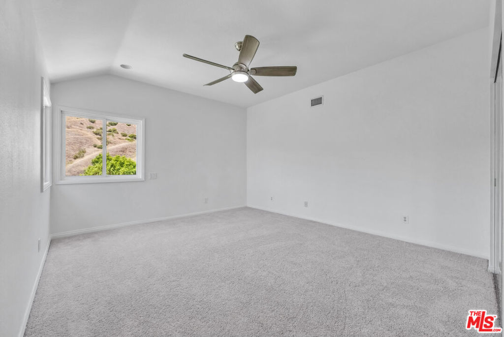 22285 Rolling Hills Lane Property Photo 24