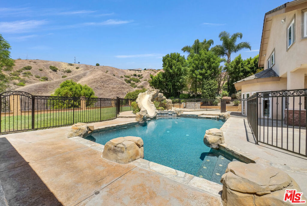 22285 Rolling Hills Lane Property Photo 31