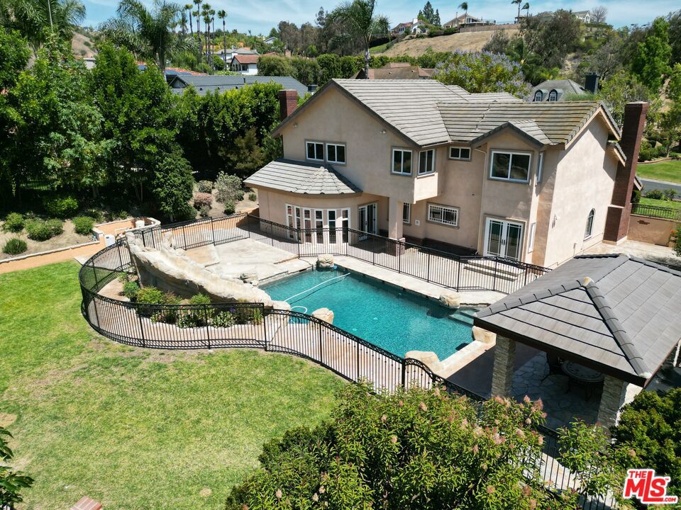 22285 Rolling Hills Lane Property Photo 34