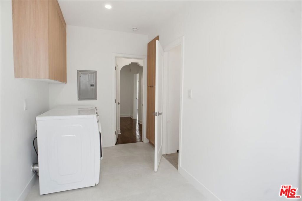 1153 Hi Point Street Property Photo 17