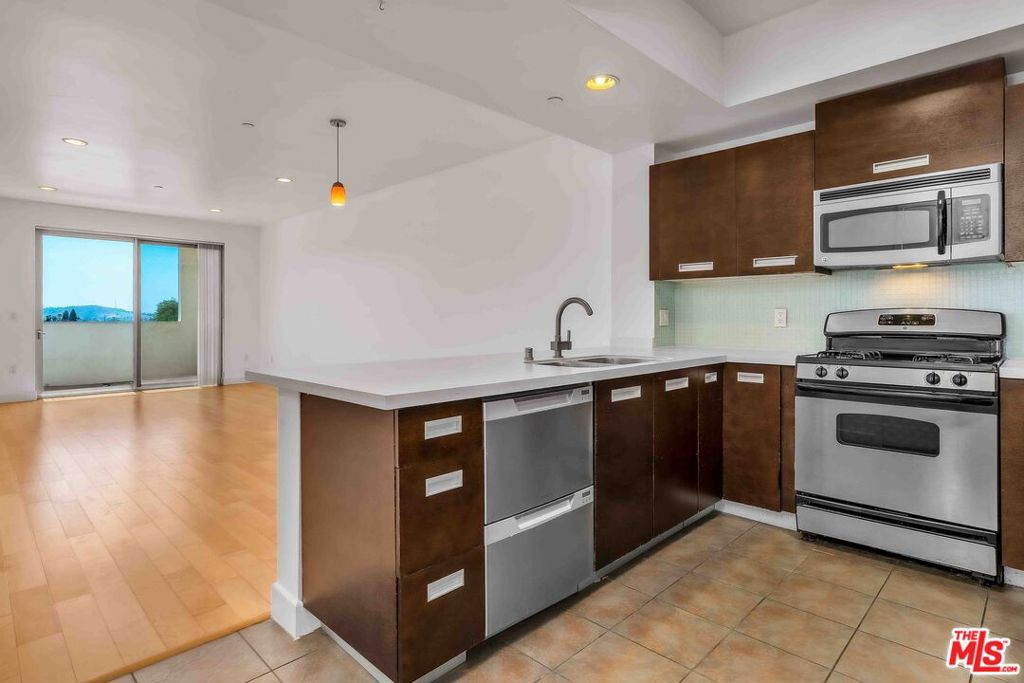 1260 S Corning Street 206 Property Photo 4