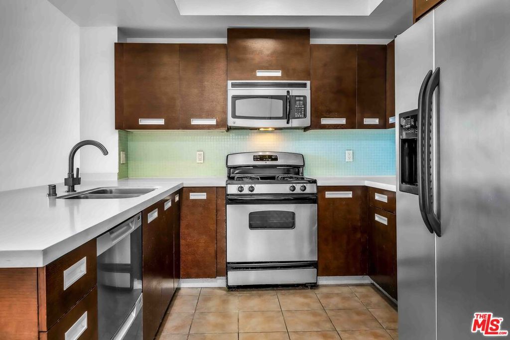 1260 S Corning Street 206 Property Photo 5