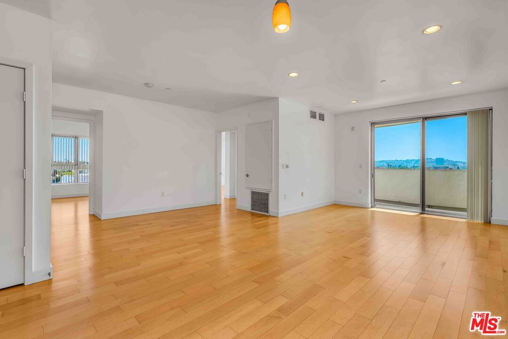 1260 S Corning Street 206 Property Photo 6