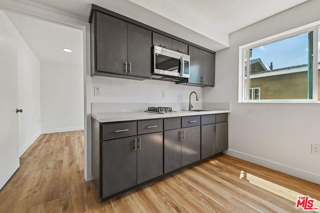 219 E 87th Street Property Photo 4