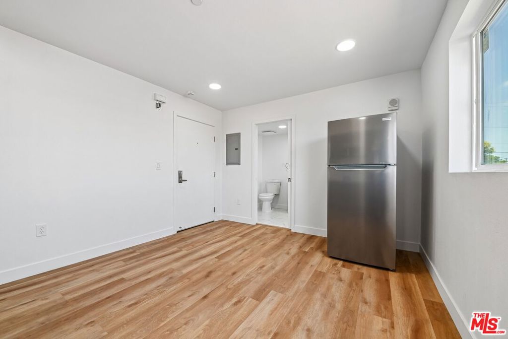 219 E 87th Street Property Photo 20