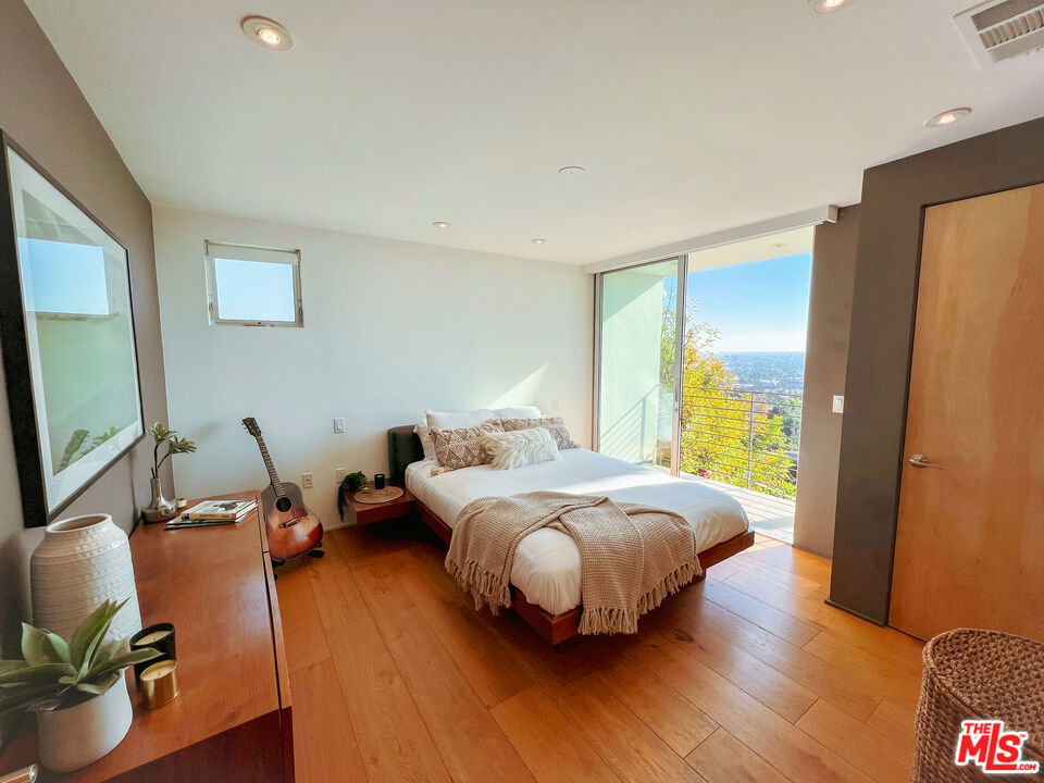 7650 Curson Terrace Property Photo 10