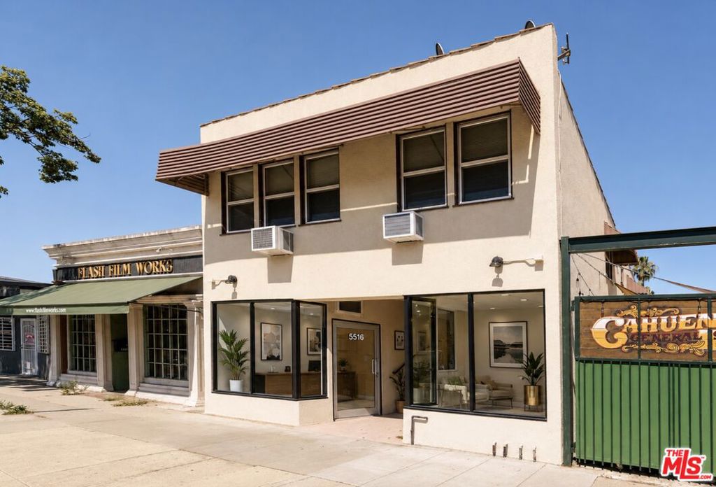 5516 Cahuenga Boulevard Property Photo 1