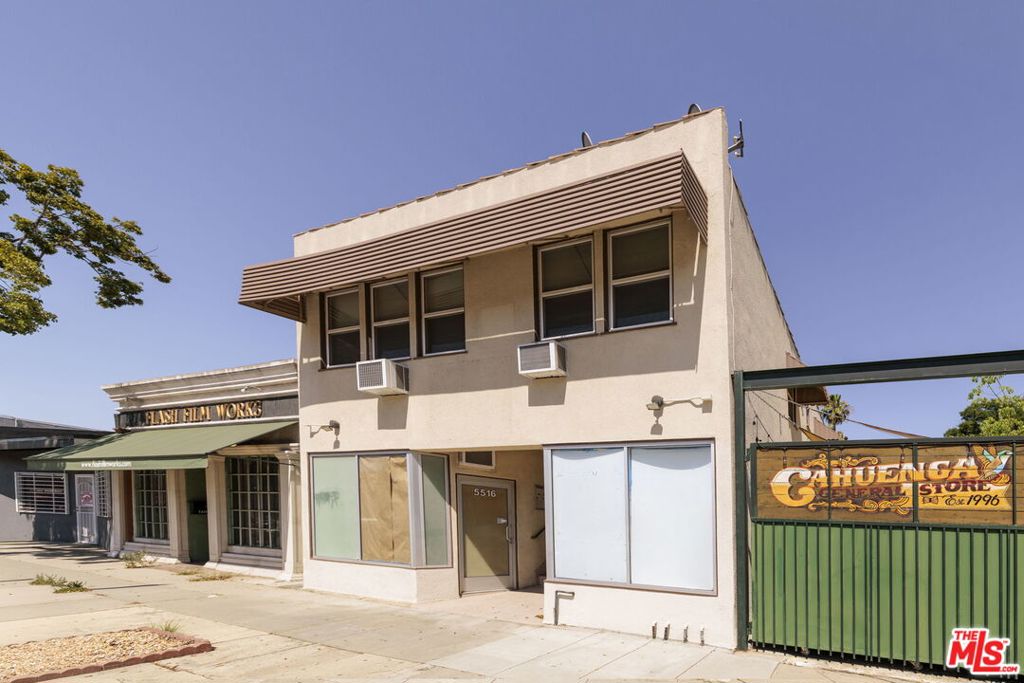 5516 Cahuenga Boulevard Property Photo 2