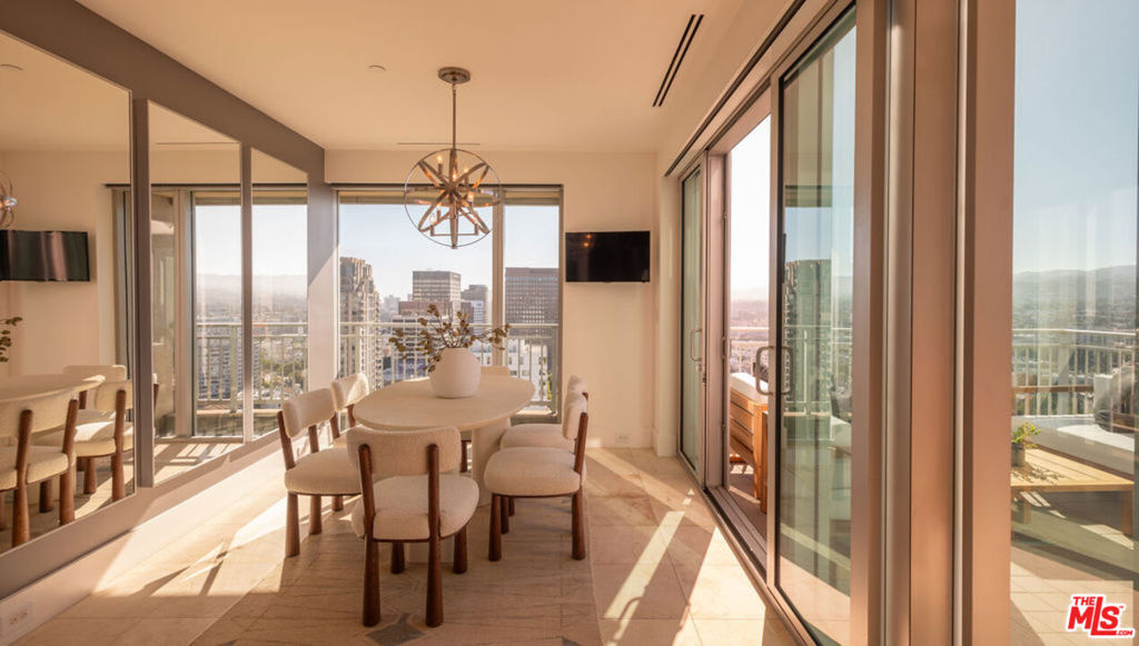 10727 Wilshire Boulevard Ph2 Property Photo 13