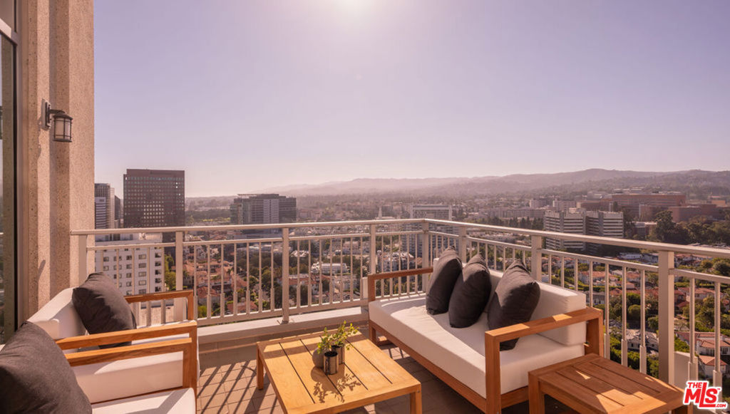 10727 Wilshire Boulevard Ph2 Property Photo 19
