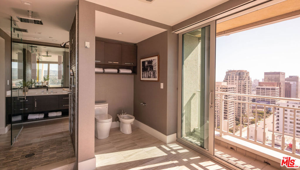 10727 Wilshire Boulevard Ph2 Property Photo 35