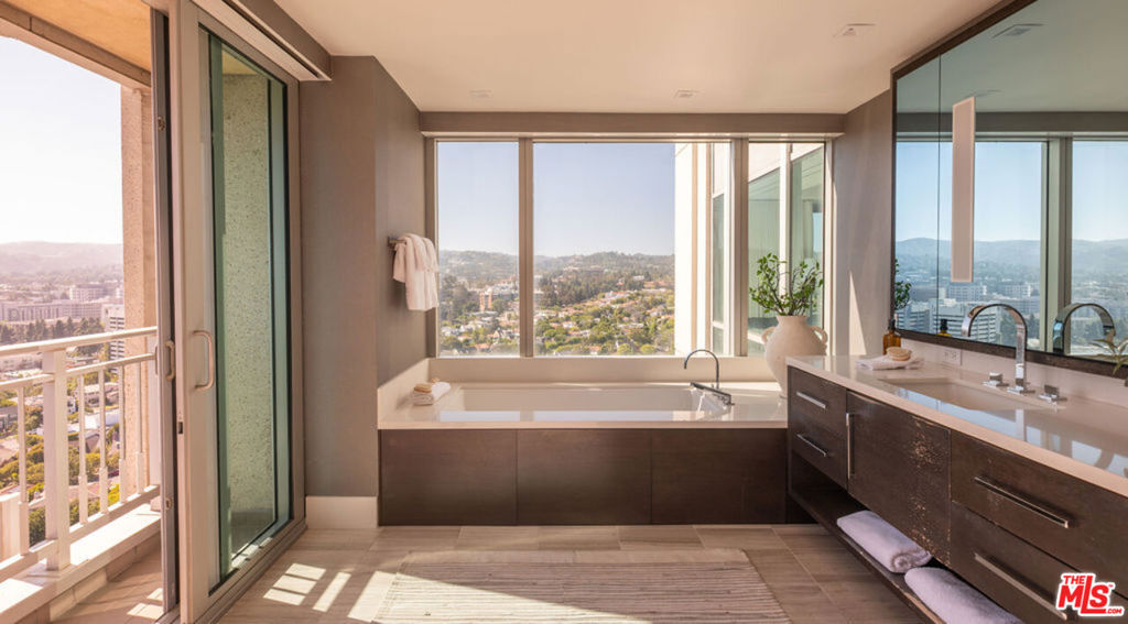 10727 Wilshire Boulevard Ph2 Property Photo 37
