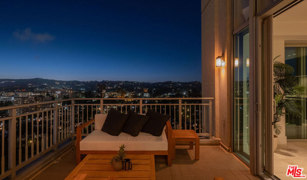 10727 Wilshire Boulevard Ph2 Property Photo 44