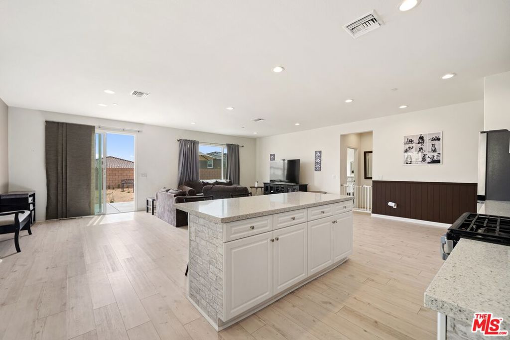 12645 Dion Place Property Photo 7
