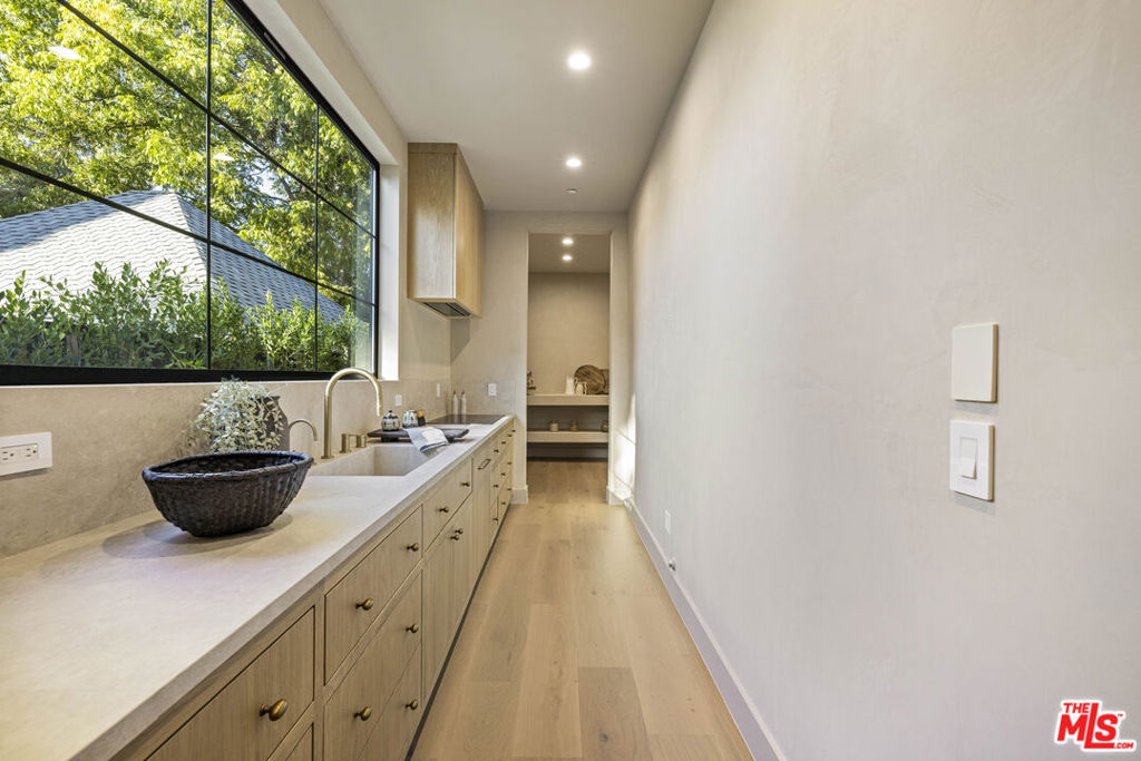 14273 Greenleaf Street Property Photo 15