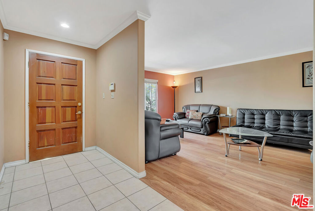 448 W 64th Street Property Photo 3
