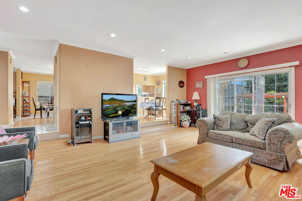 448 W 64th Street Property Photo 13