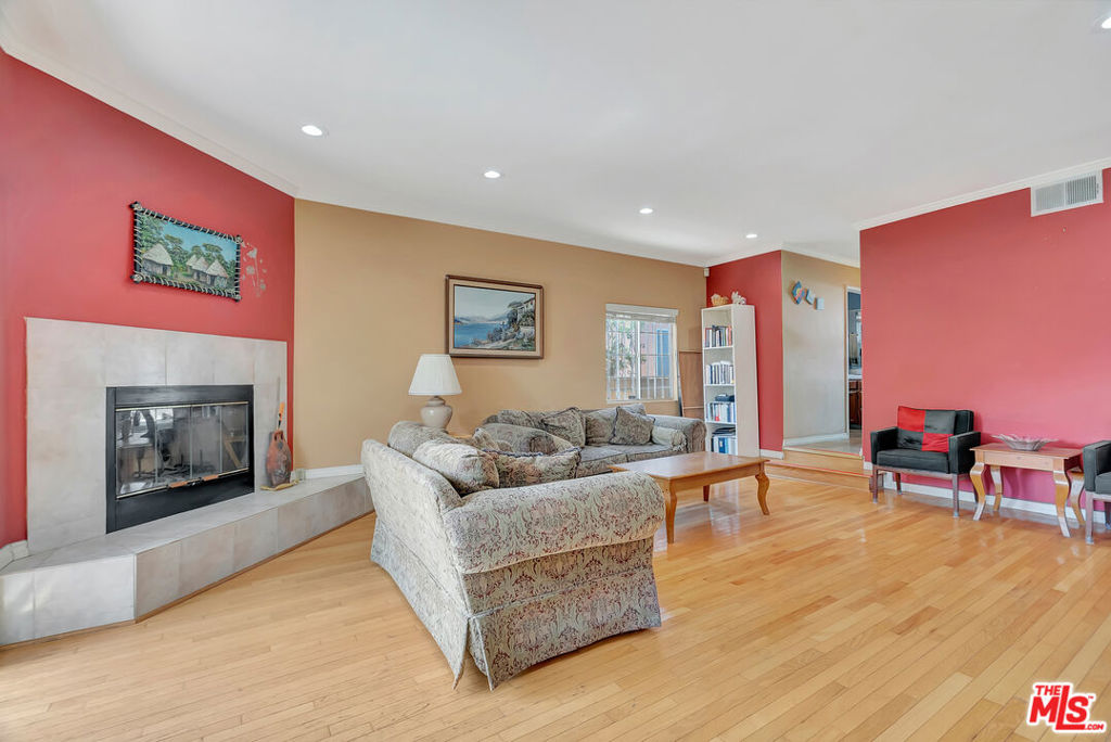 448 W 64th Street Property Photo 14