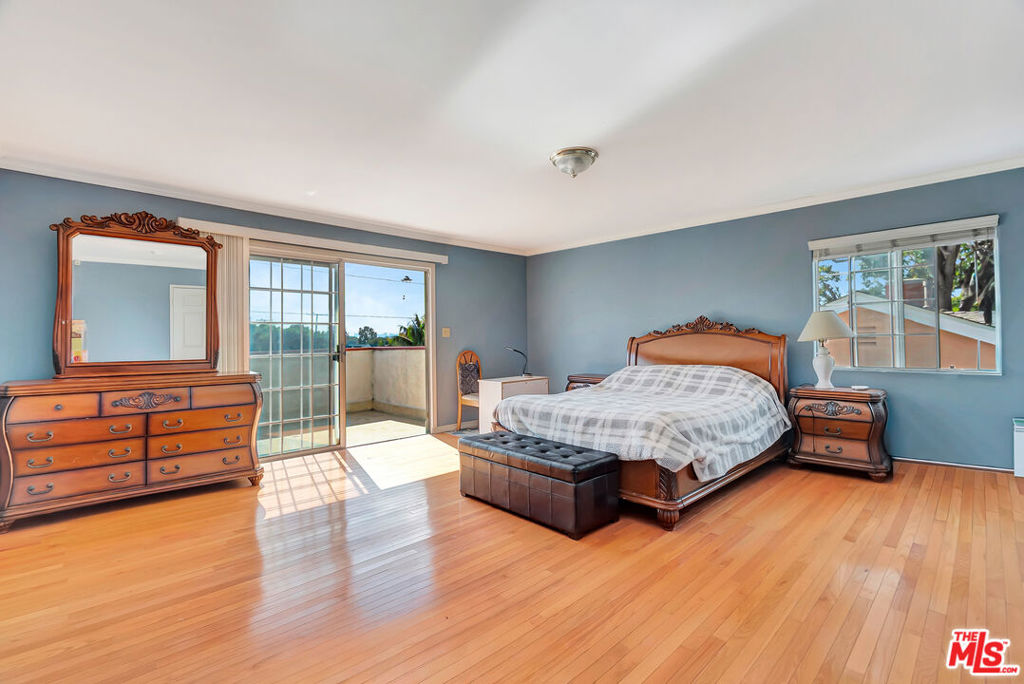 448 W 64th Street Property Photo 18