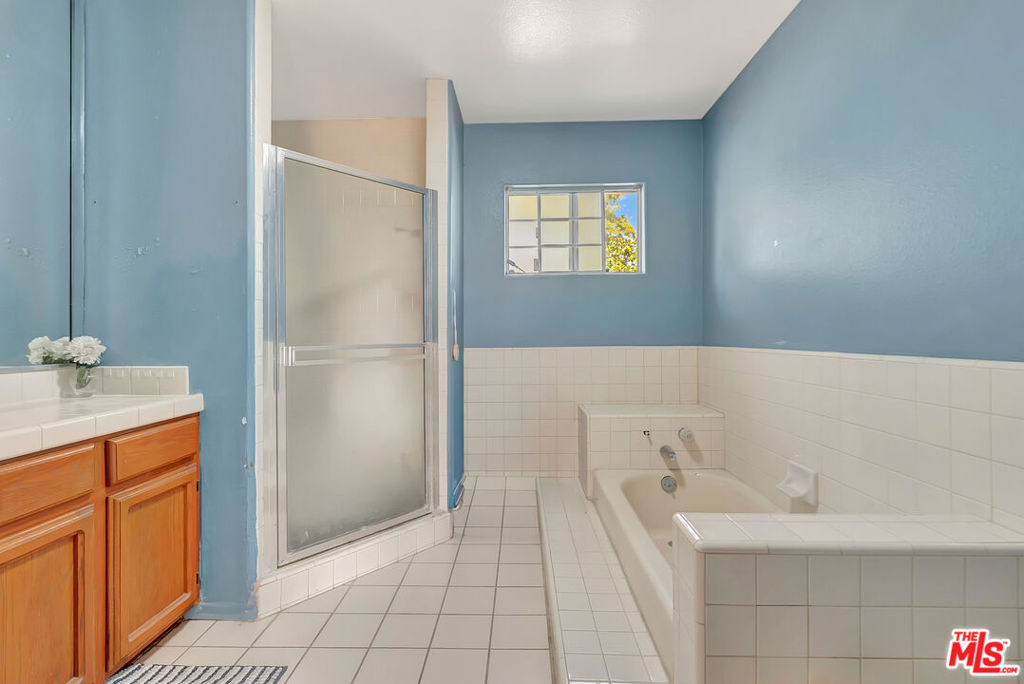 448 W 64th Street Property Photo 22