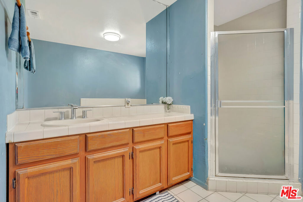 448 W 64th Street Property Photo 23
