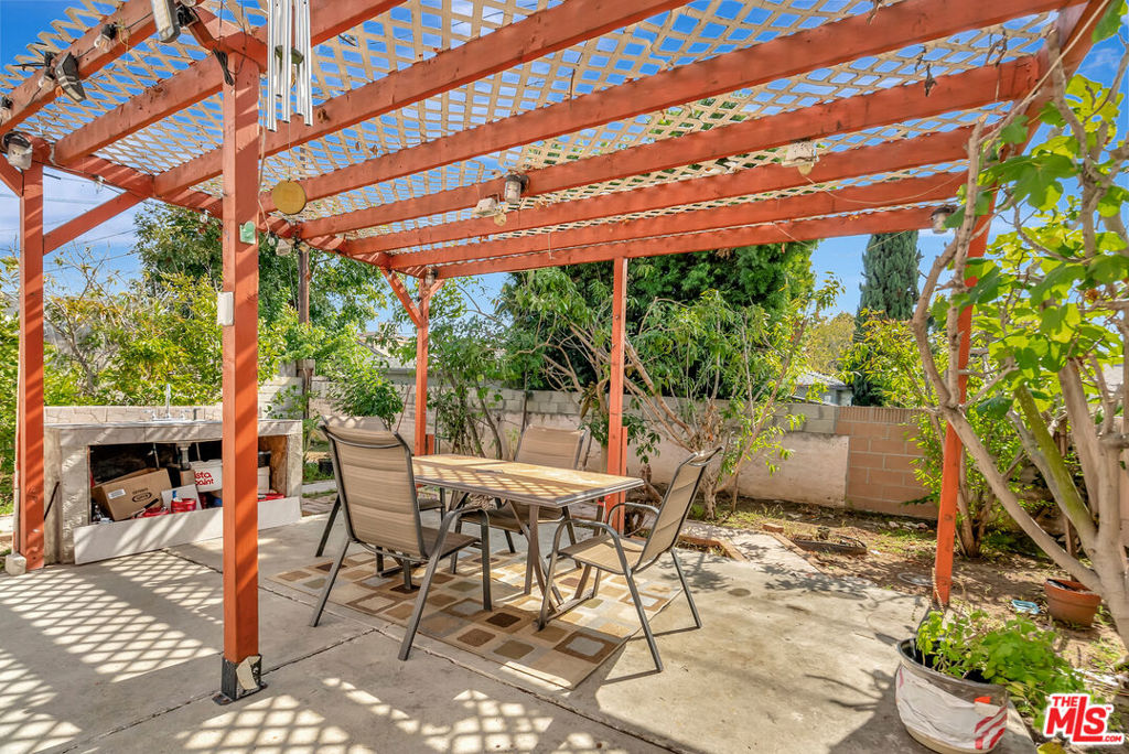448 W 64th Street Property Photo 30