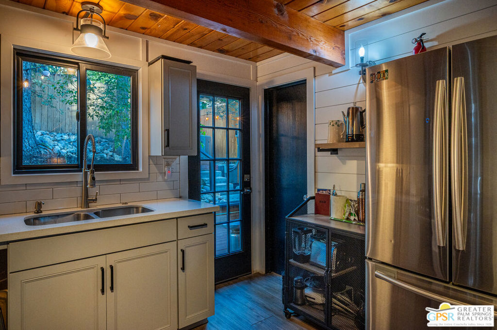 634 W Rainbow Boulevard Property Photo 26