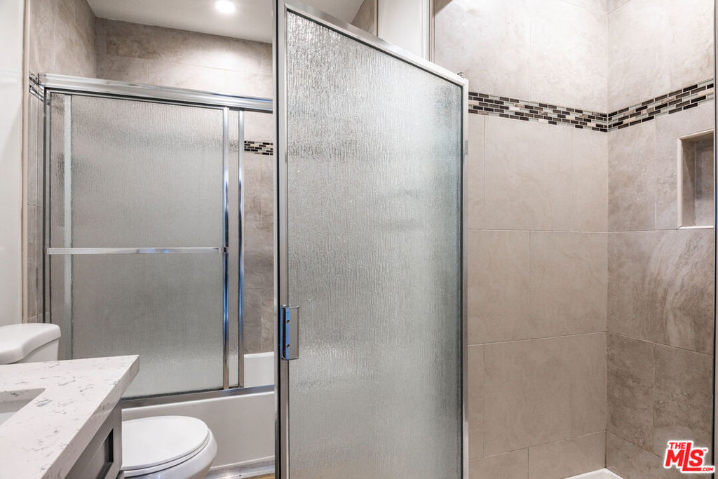 1112 Ocean Park Boulevard D Property Photo 14