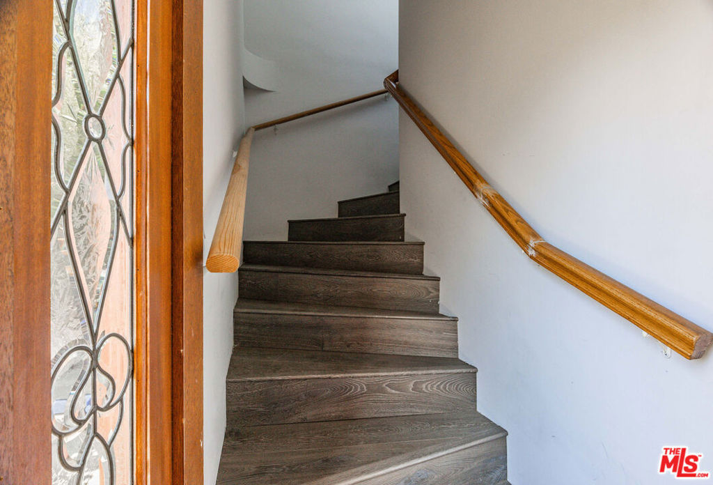 1112 Ocean Park Boulevard D Property Photo 19