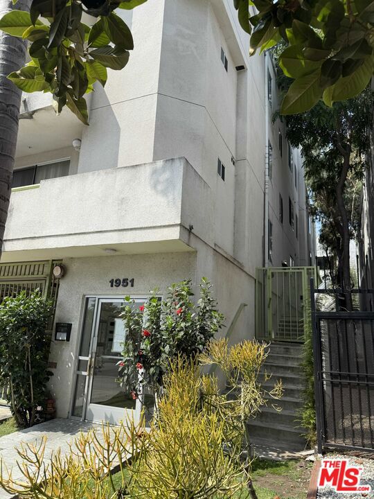 1951 Glendon Avenue Property Photo 36
