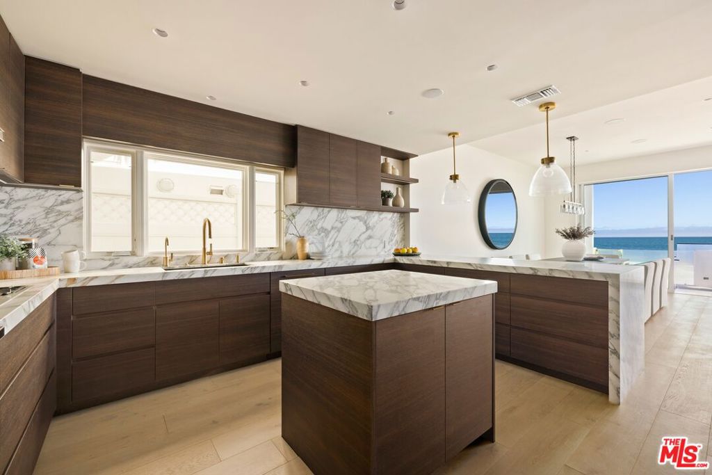 22440 Pacific Coast Highway Property Photo 11