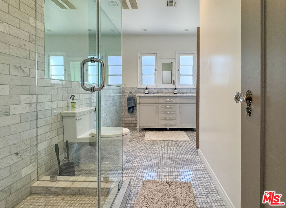 345 Westbourne Drive Property Photo 17