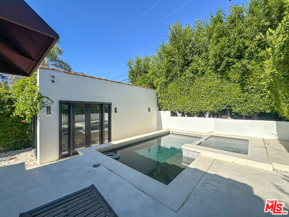 345 Westbourne Drive Property Photo 26