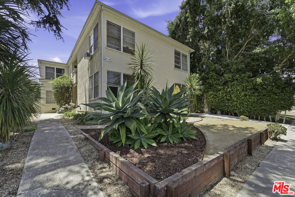 1135 S Corning Street Property Photo 1