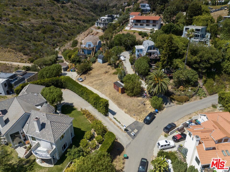 3006 Sequit Drive Property Photo 10