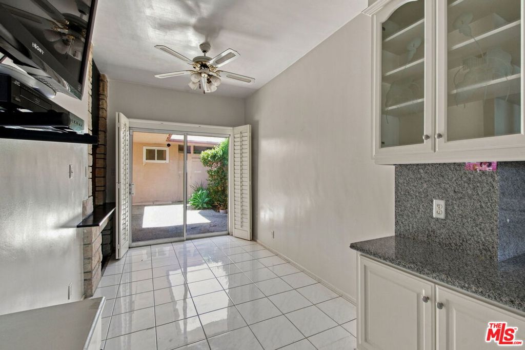 5452 W 57th Street Property Photo 17