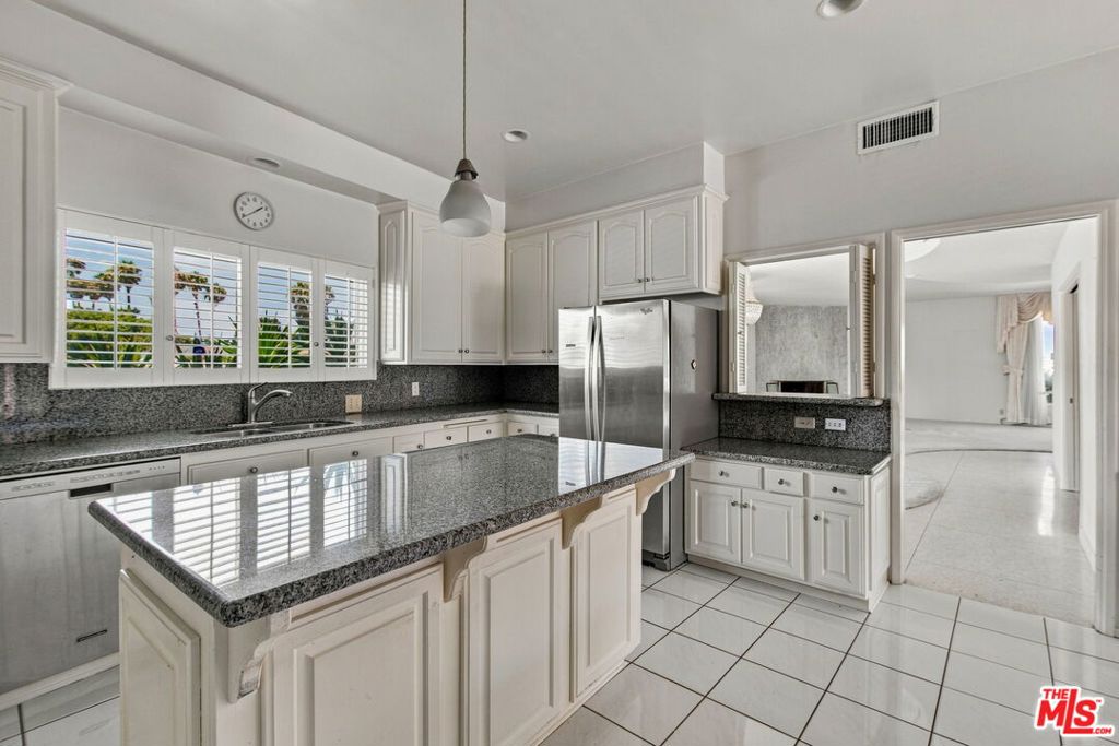 5452 W 57th Street Property Photo 18