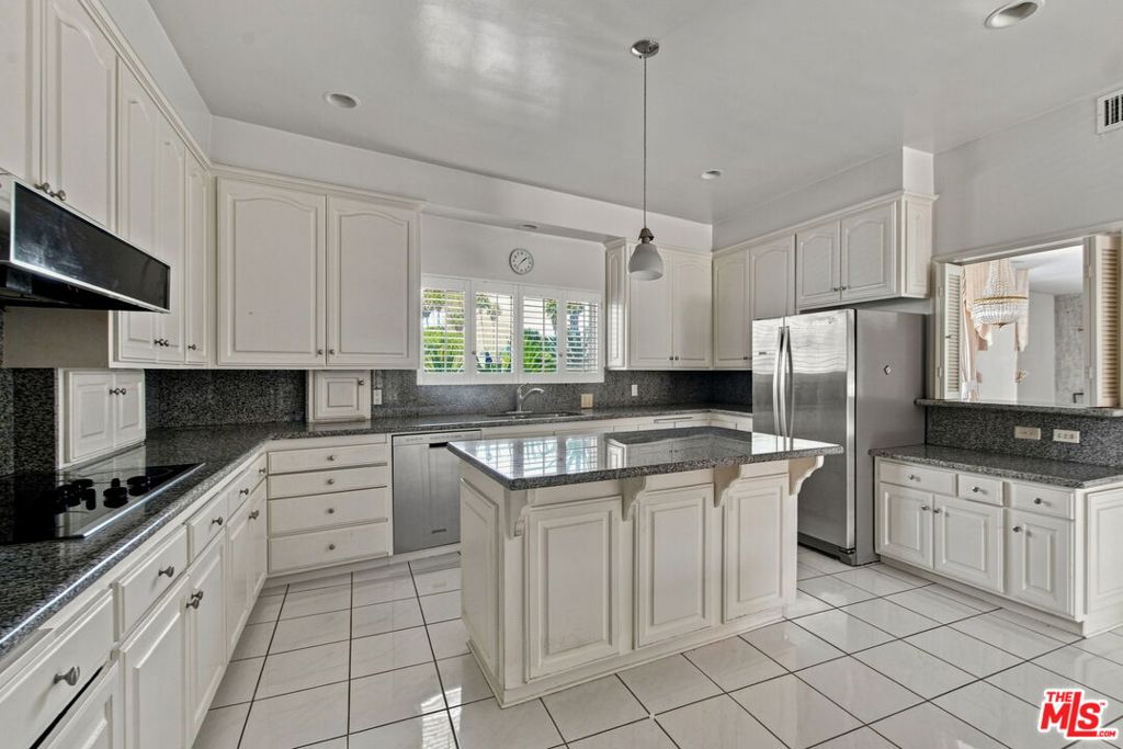 5452 W 57th Street Property Photo 20