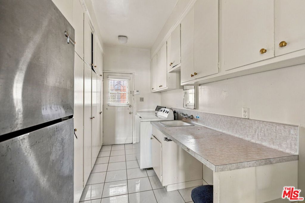 5452 W 57th Street Property Photo 25