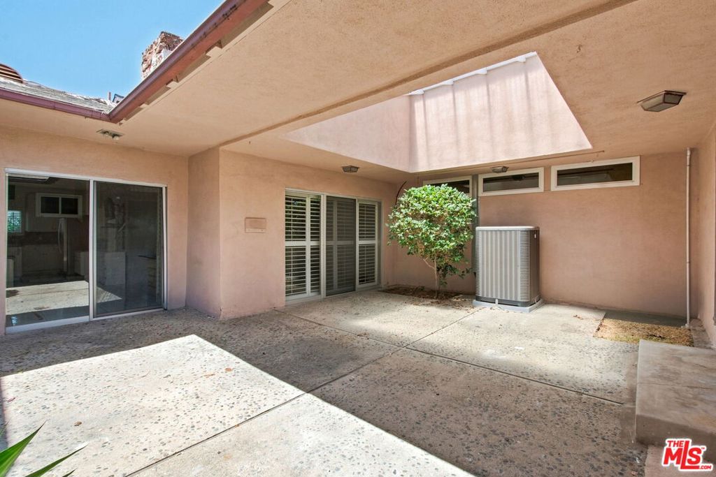 5452 W 57th Street Property Photo 27