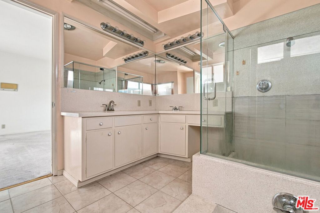 5452 W 57th Street Property Photo 35