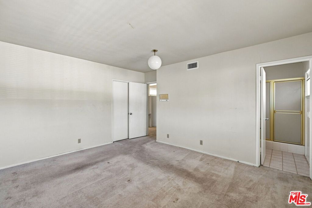5452 W 57th Street Property Photo 37