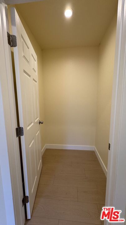 2528 Elkgrove Avenue B Property Photo 6