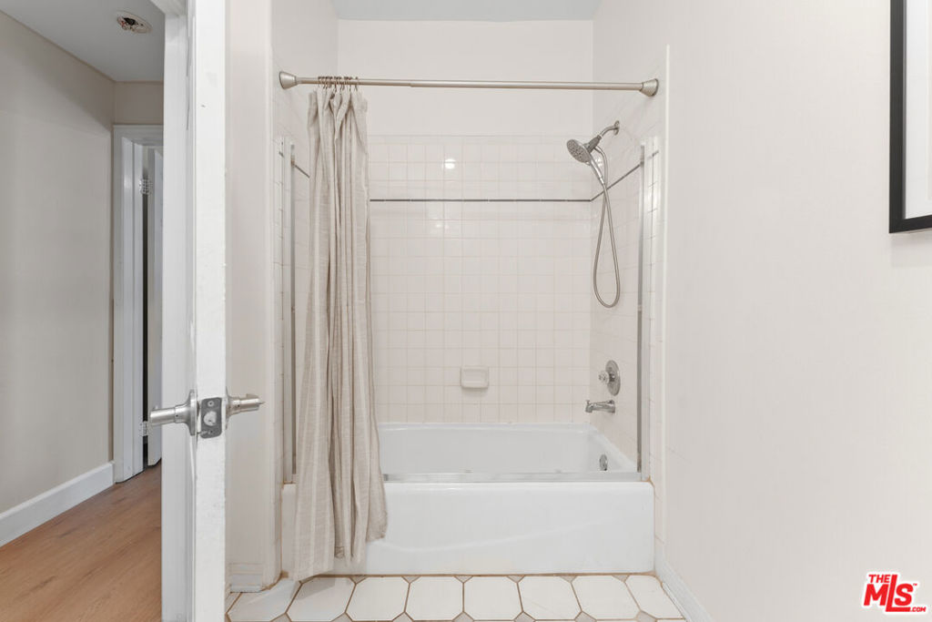 3603 Dunn Drive 102 Property Photo 18