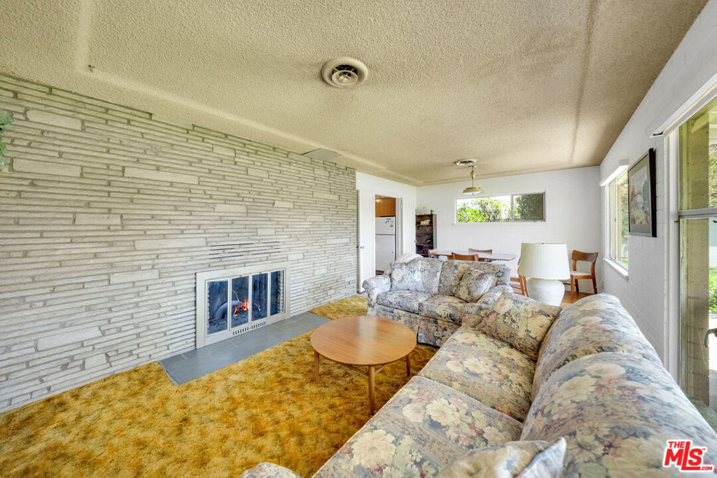 635 Ramona Avenue Property Photo 10