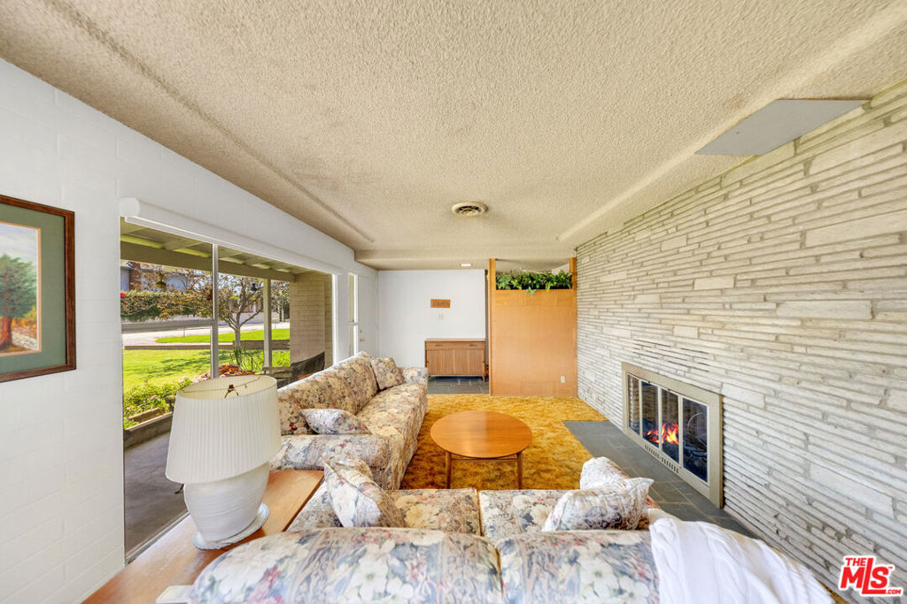 635 Ramona Avenue Property Photo 12